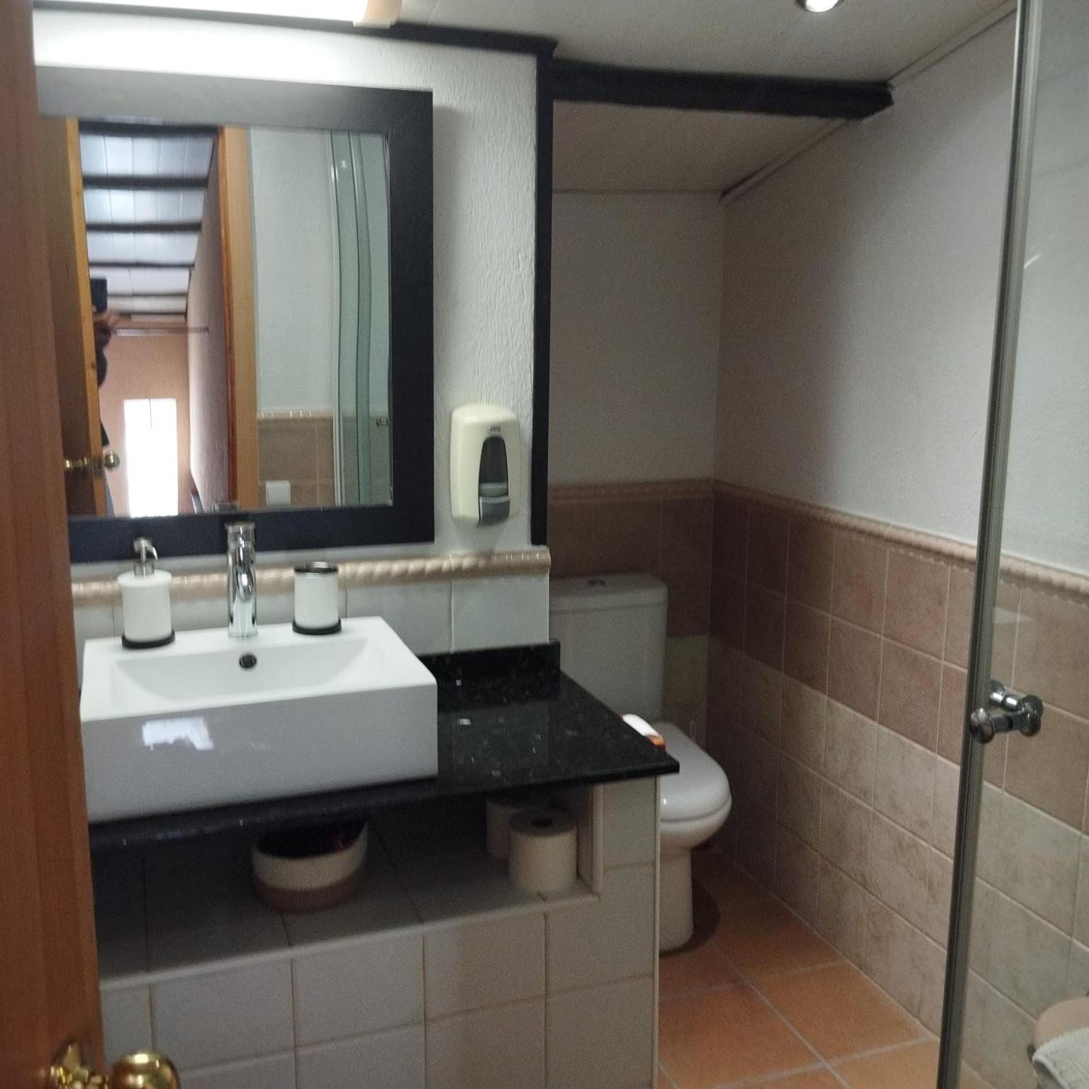 Can Gual Guest House Lametlla Del Valles Luaran gambar